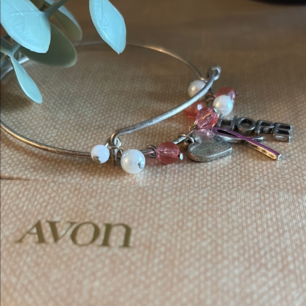 Avon Jewelry, Hope/Ribbon/Heart & Rhinestone Charm Metal Bracelet ~. NWOT B21